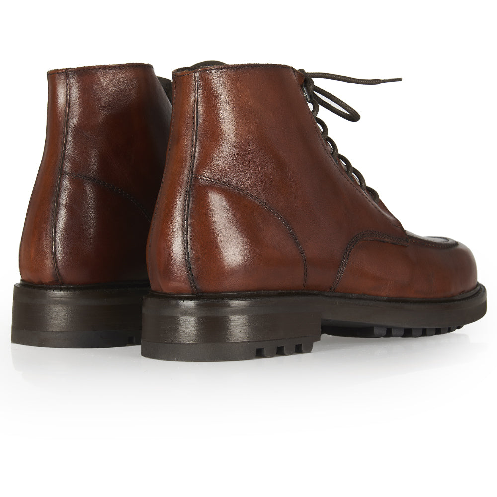 Stivaletto stringato in pelle cuoio