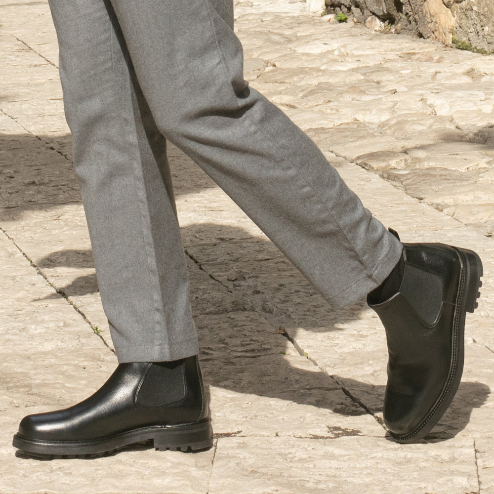 Stivaletto Chelsea in pelle nera