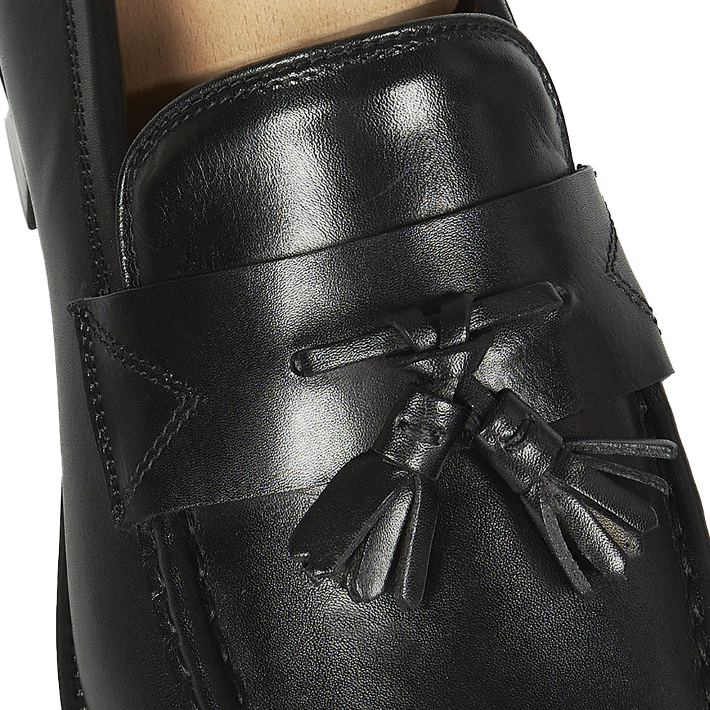 Mocassino tassels in pelle nera