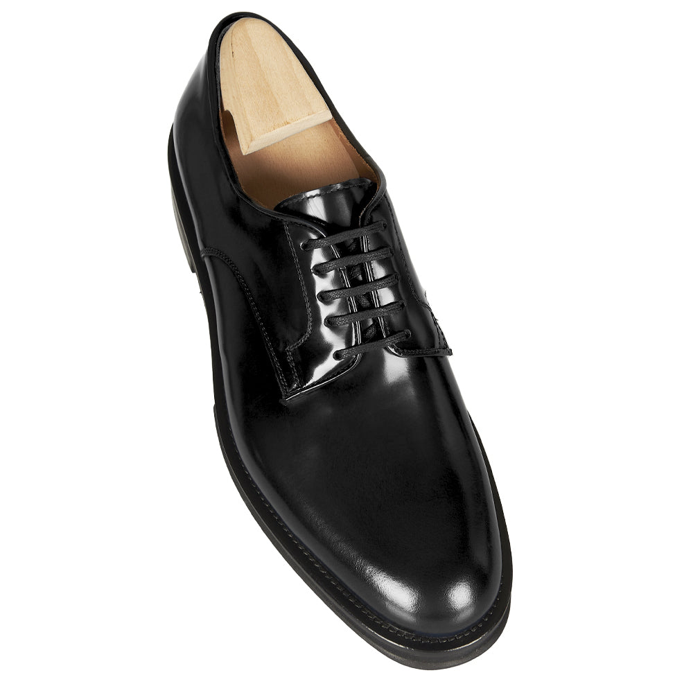 Stringate in pelle nera abrasivata