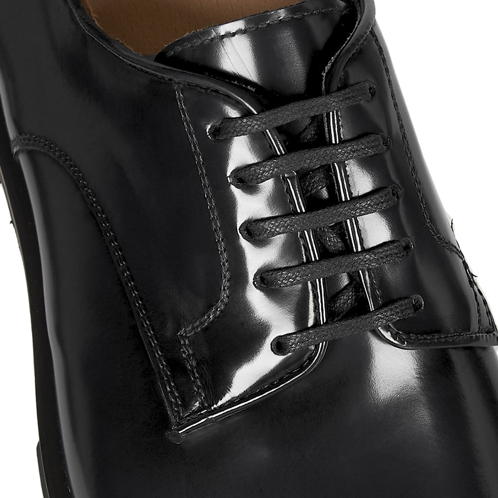 Stringate in pelle nera abrasivata