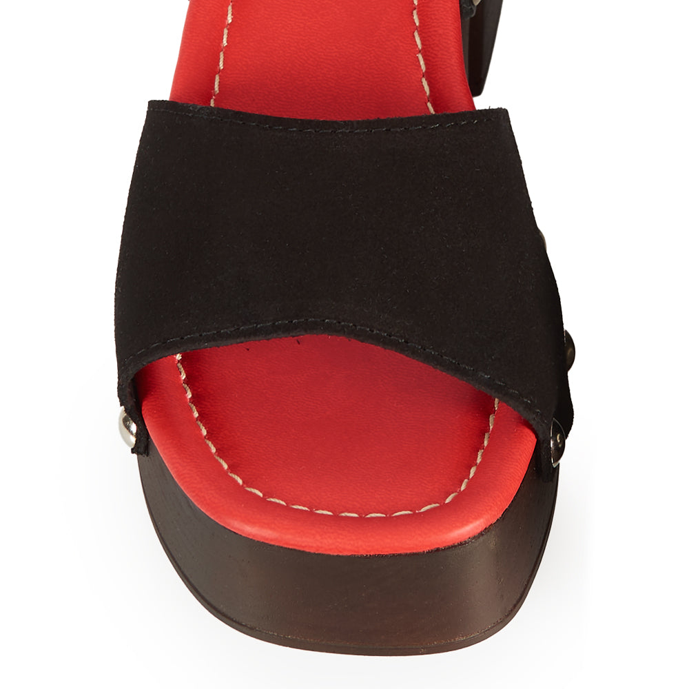 sandale compensée en daim noir