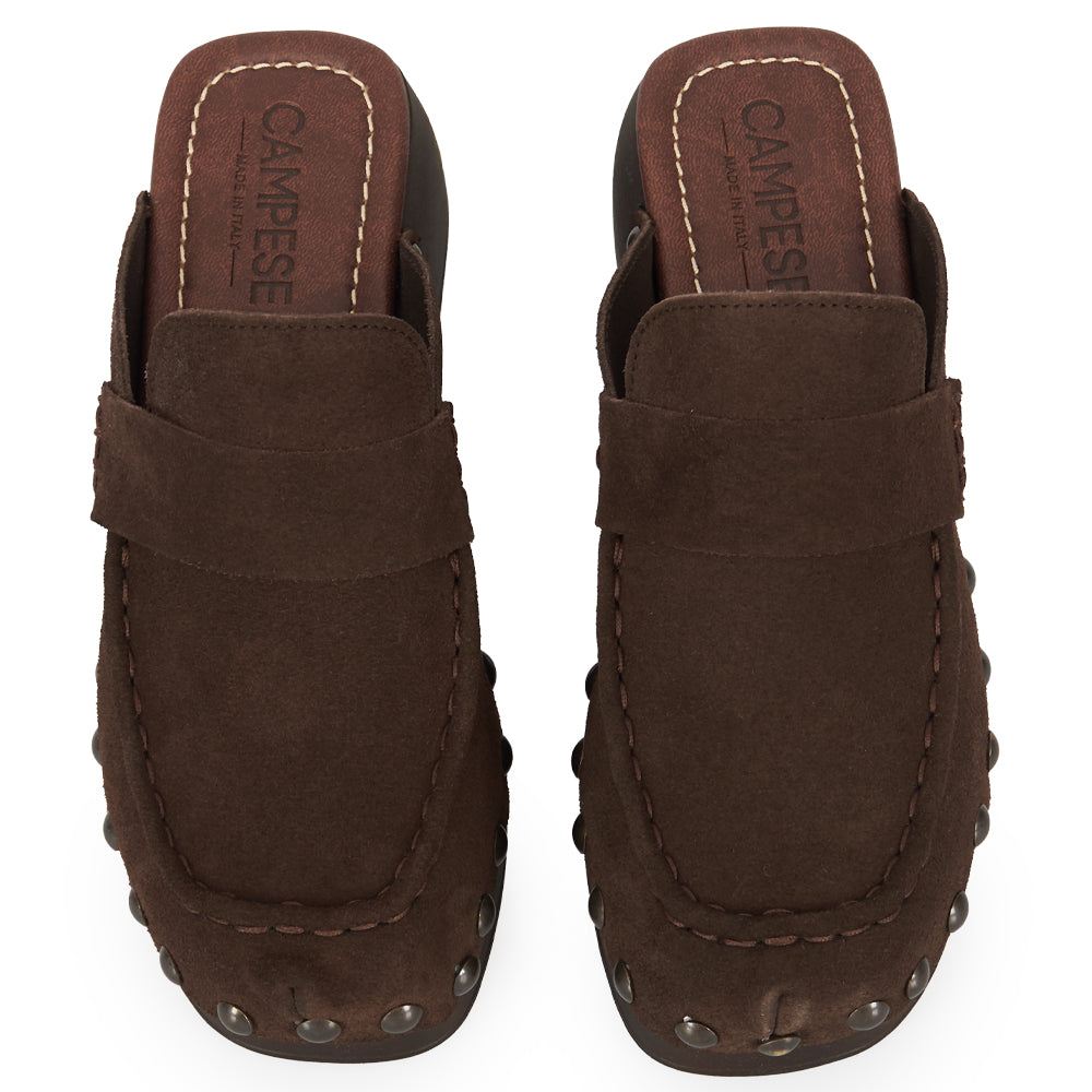 Sabots mocassins en daim marron foncé