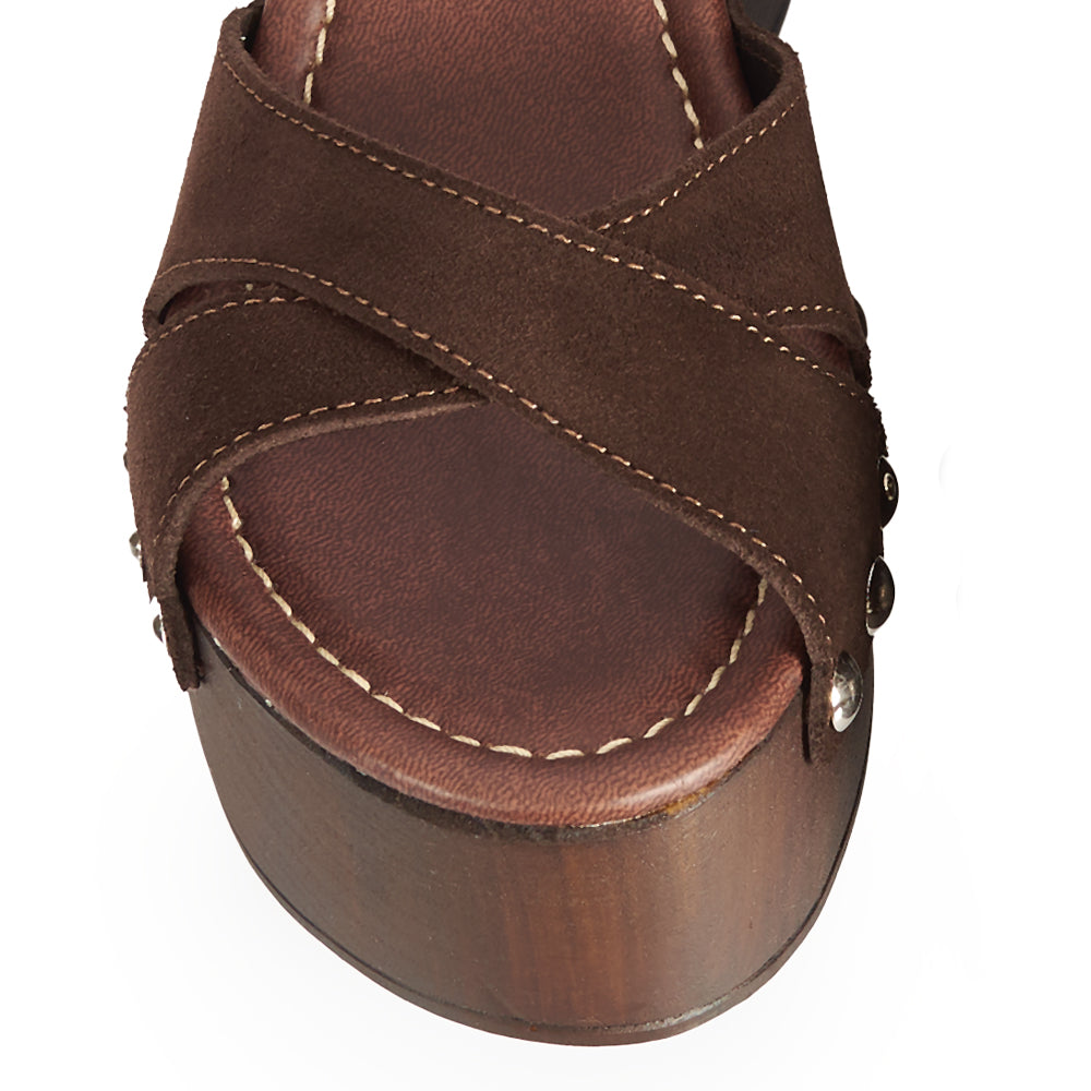 sandale à plateforme en daim marron foncé effet bois