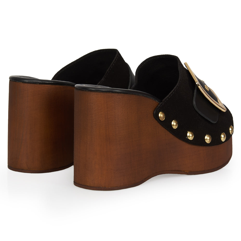 sandale compensée en daim noir effet bois