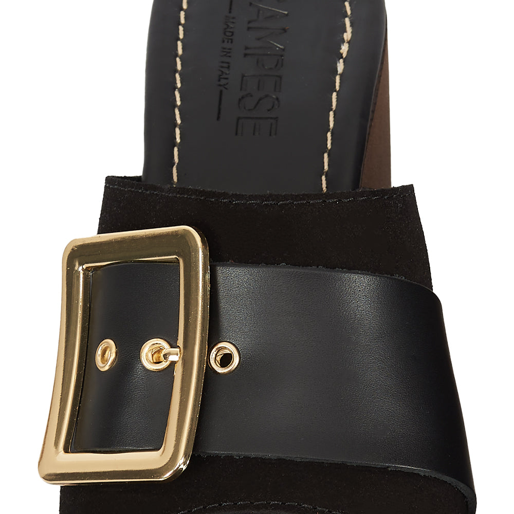 sandale compensée en daim noir effet bois