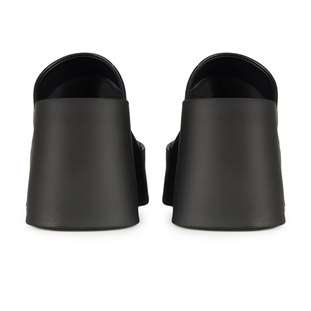 Sandali con zeppa fascia nera