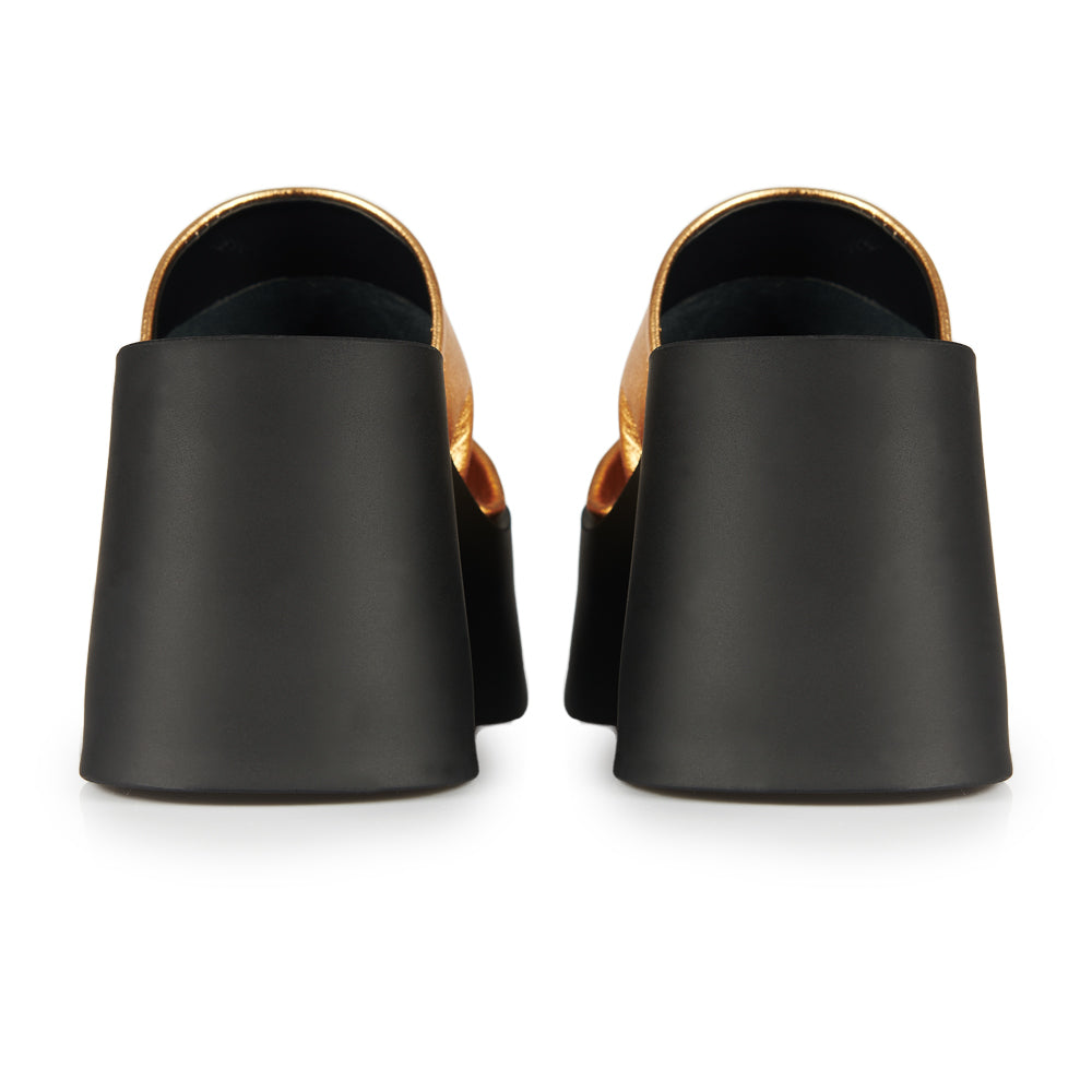 Sandali con zeppa fascia oro