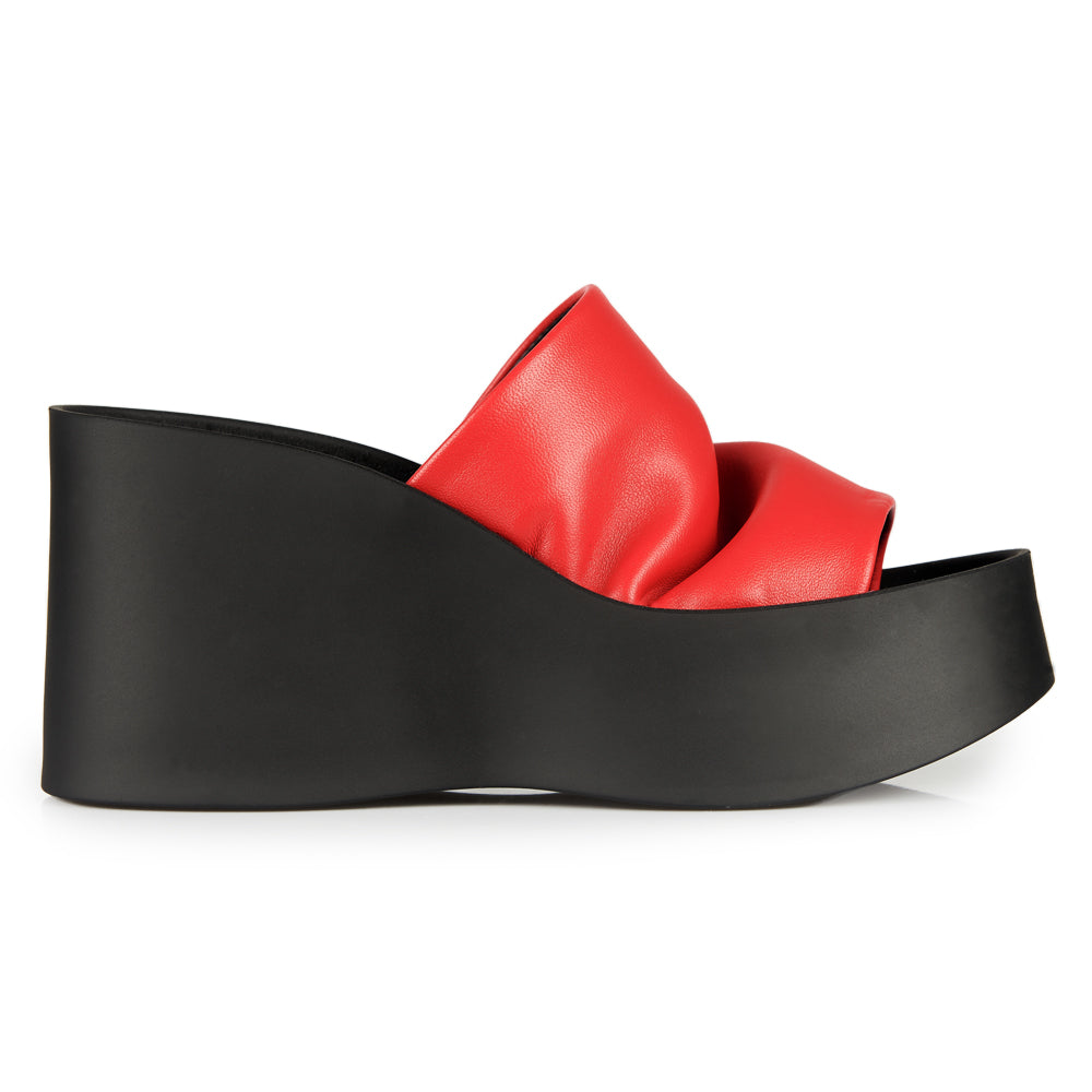 Sandali con zeppa fascia rossa