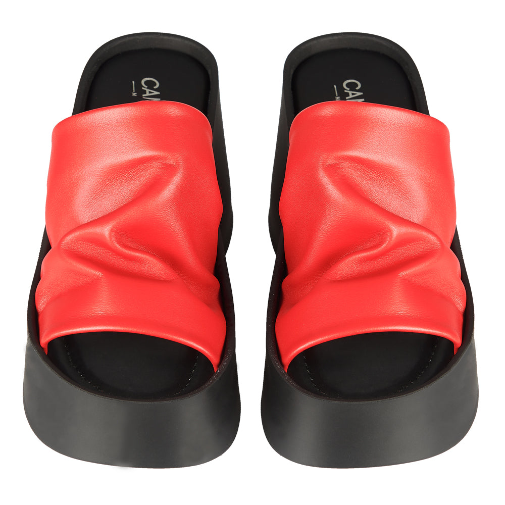 Sandali con zeppa fascia rossa