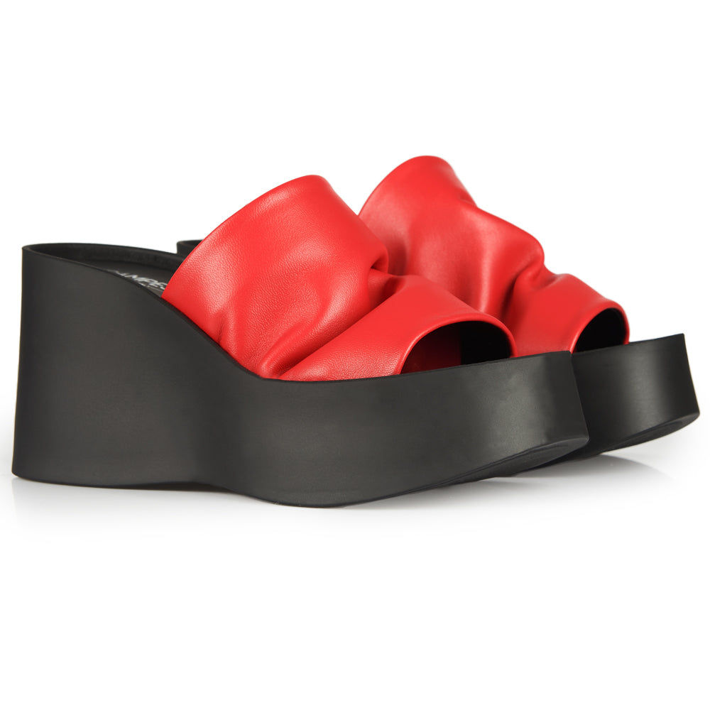 Sandali con zeppa fascia rossa