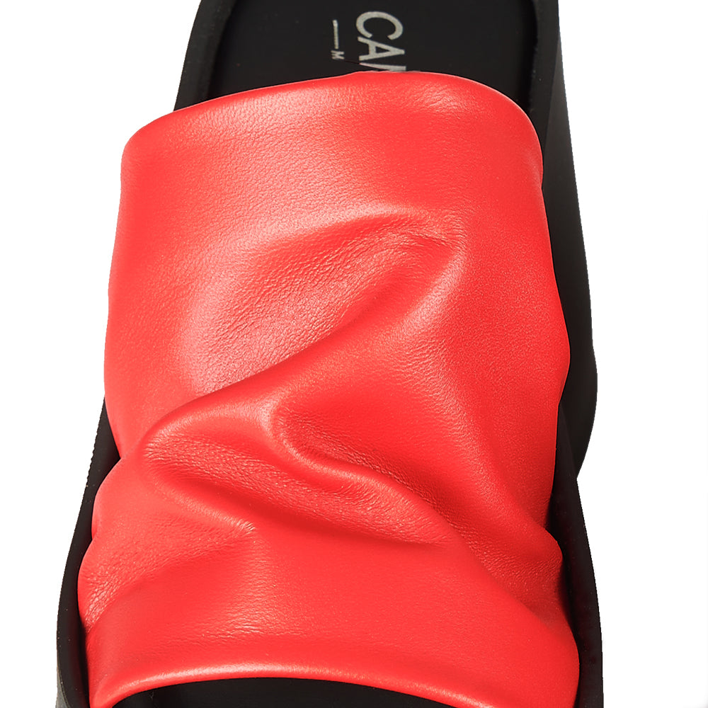 Sandali con zeppa fascia rossa
