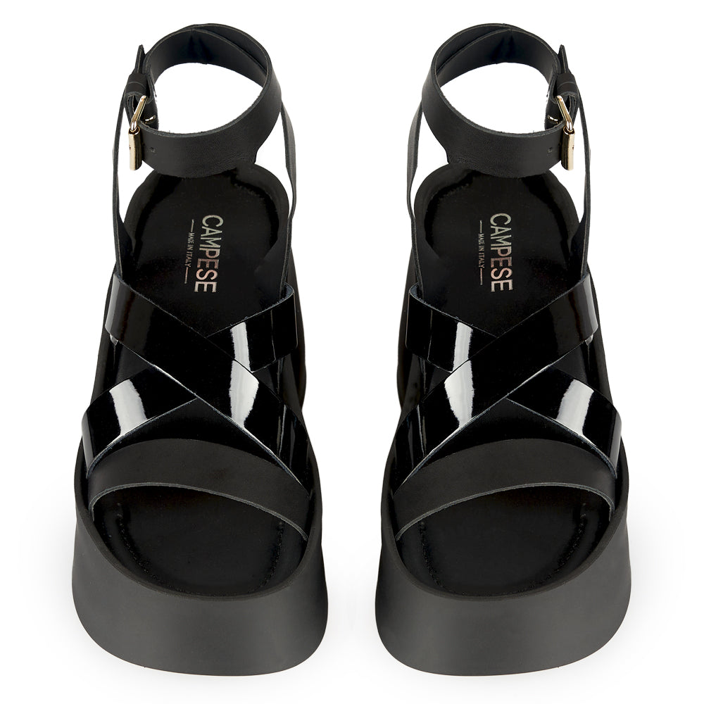 Sandali con zeppa vernice nera