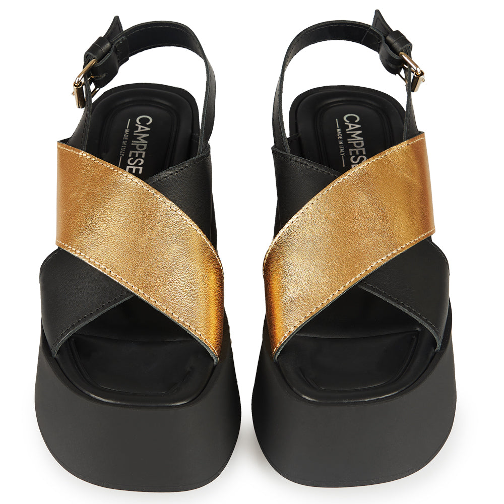 Sandali con zeppa nero e oro