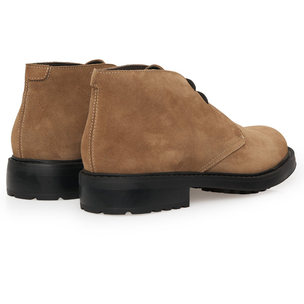 Polacchino Chukka Boot in Camoscio Taupe con Suola Roccia