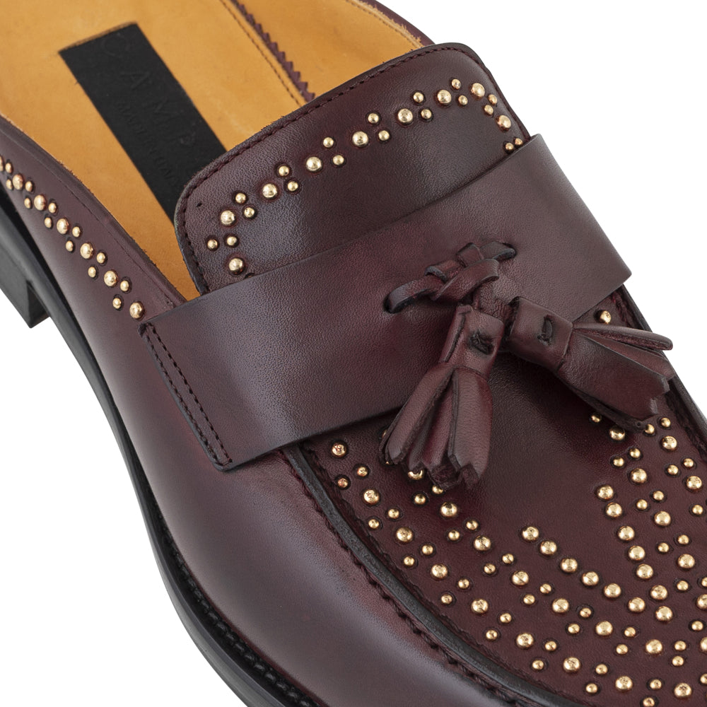 Mocassino slingback bordeaux con borchie