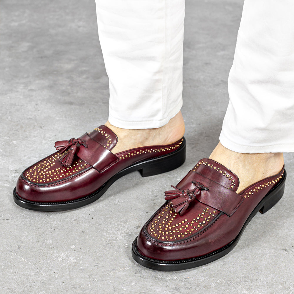 Mocassino slingback bordeaux con borchie