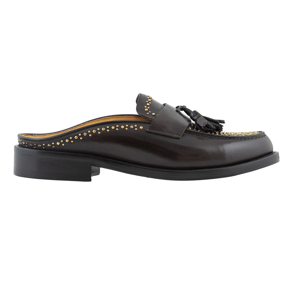 Mocassino slingback testa di moro con borchie