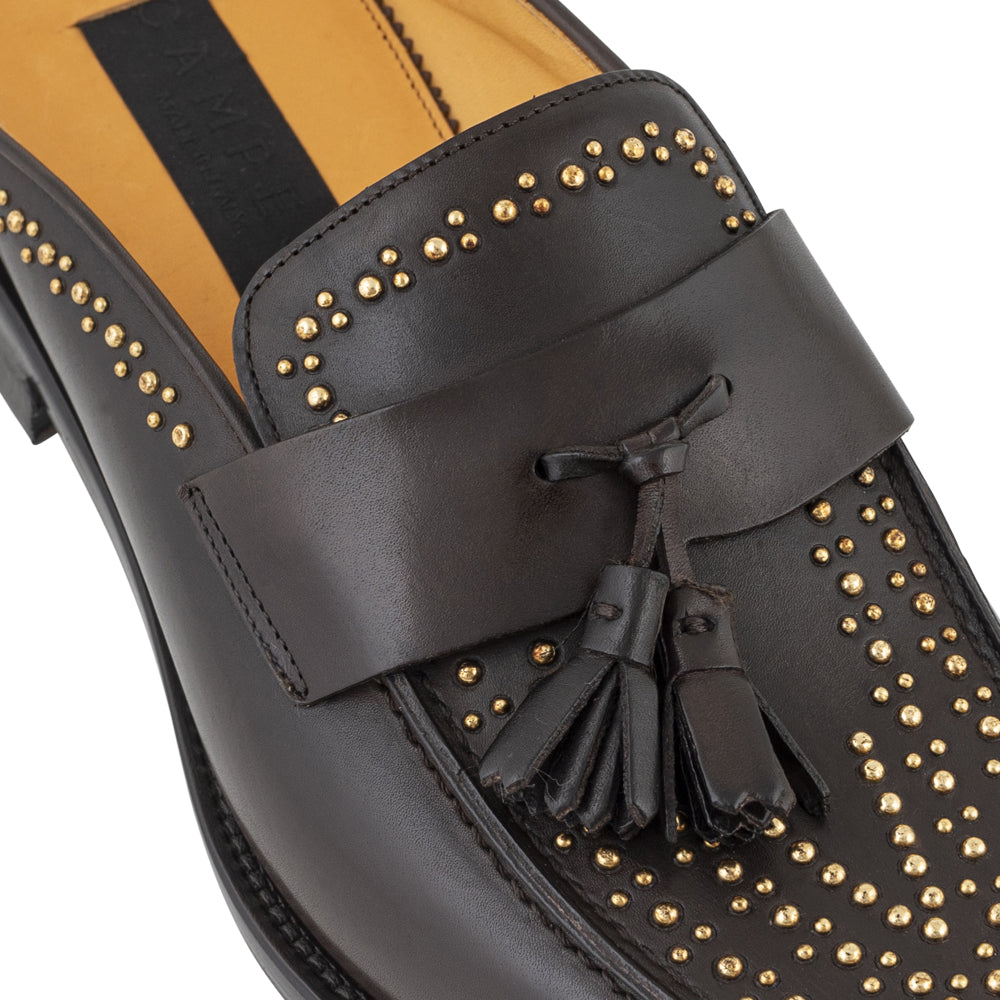 Mocassino slingback testa di moro con borchie