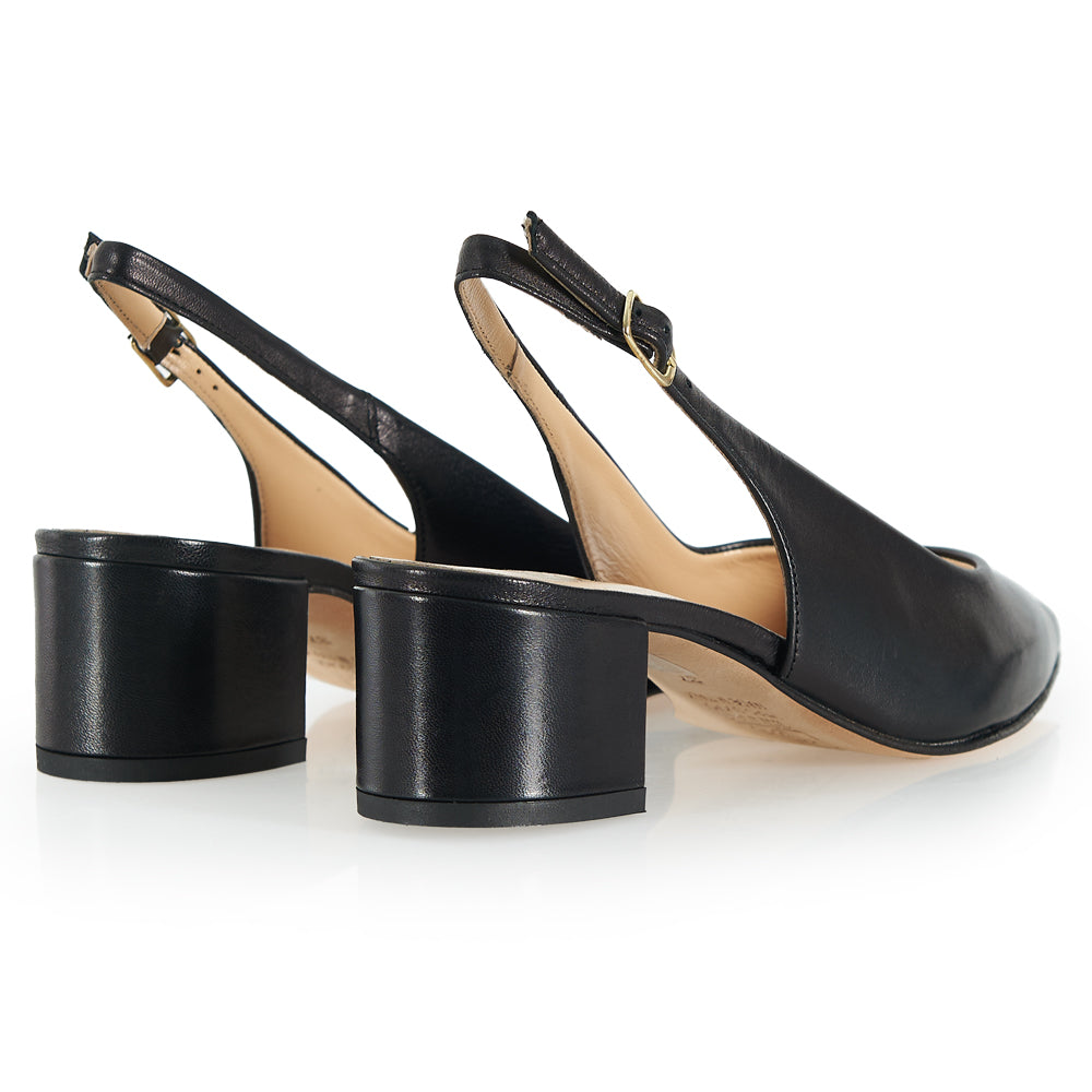 Décolleté slingback in pelle nera tacco basso