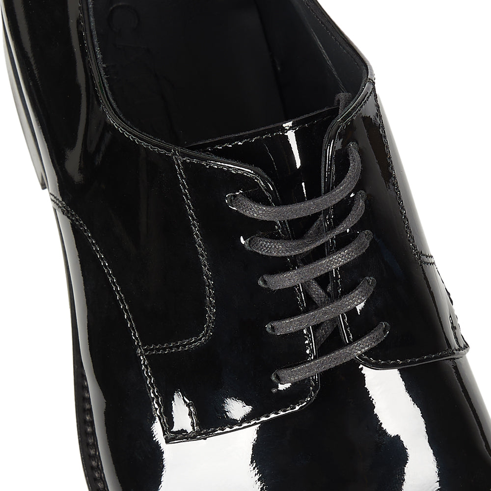 Derby elegante in vernice nera