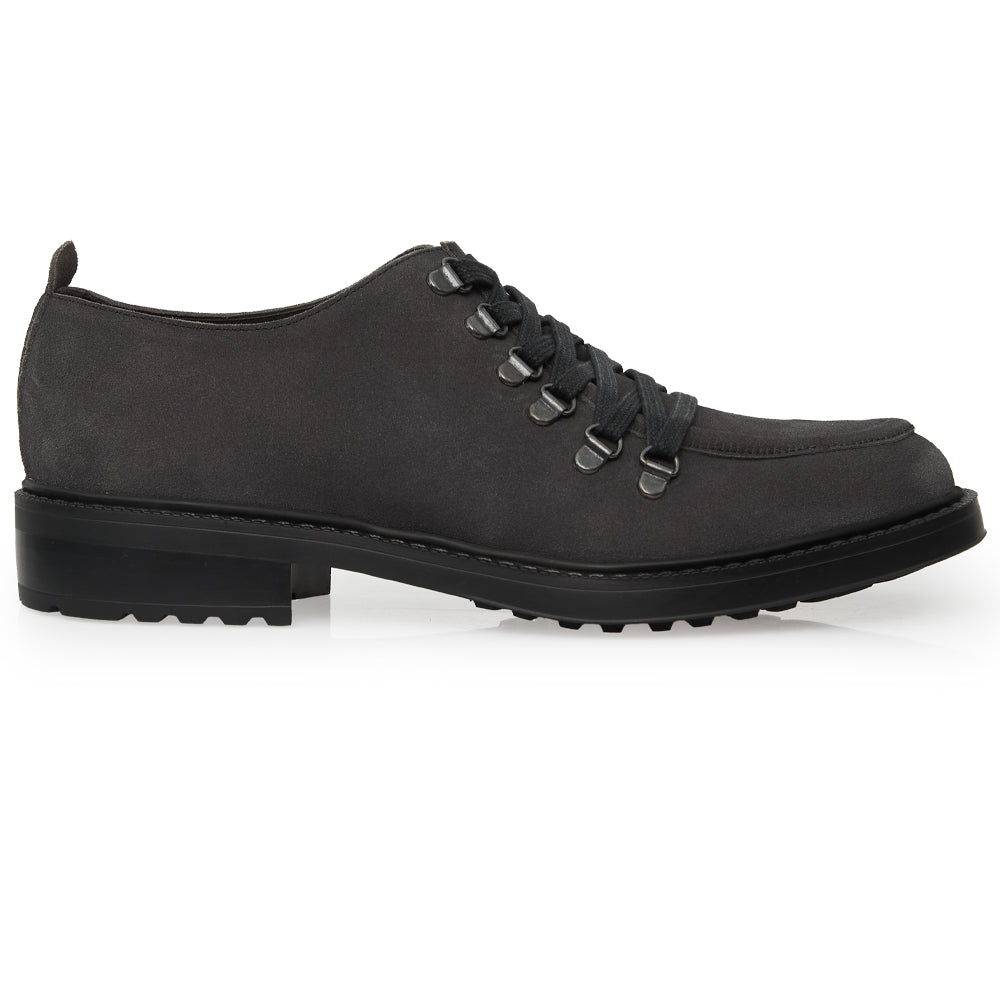 Scarpa Stringata Sportiva in Camoscio Grigio Antracite con Suola Roccia