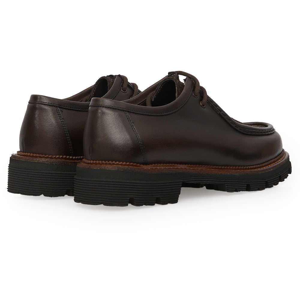 Scarpa Stringata Tirolese in Pelle Testa di Moro con Vaschetta Texture a Micro-Pois e Suola Lug