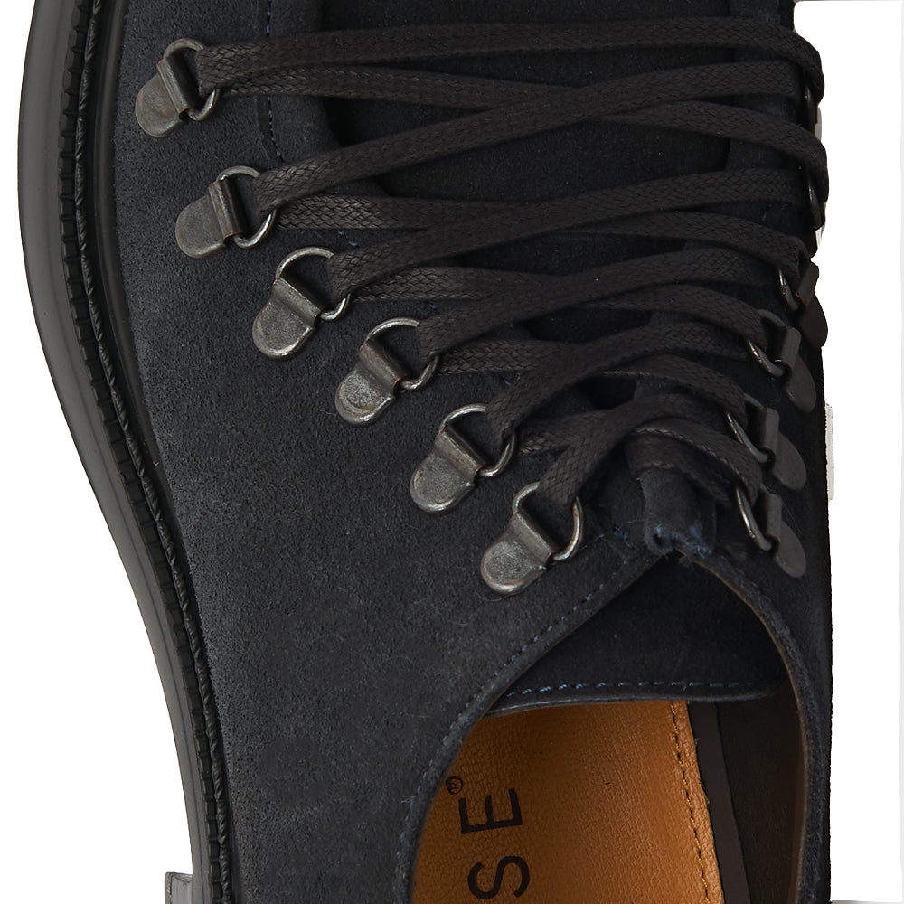 Scarpa Stringata Sportiva in Camoscio blu scuro con Suola Roccia