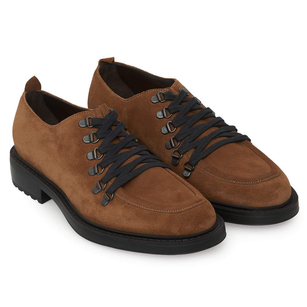 Scarpa Stringata Sportiva in Camoscio Cuoio con Suola Roccia