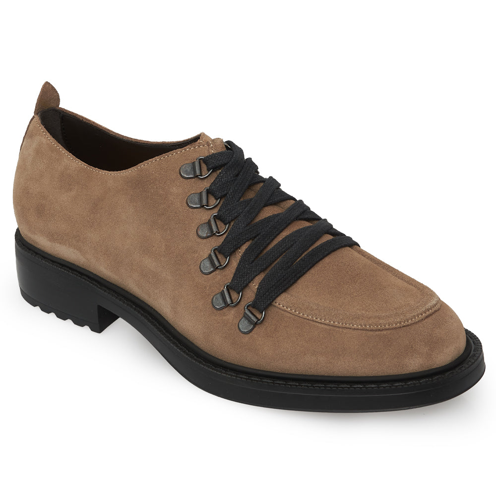 Scarpa Stringata Sportiva in Camoscio taupe con Suola Roccia