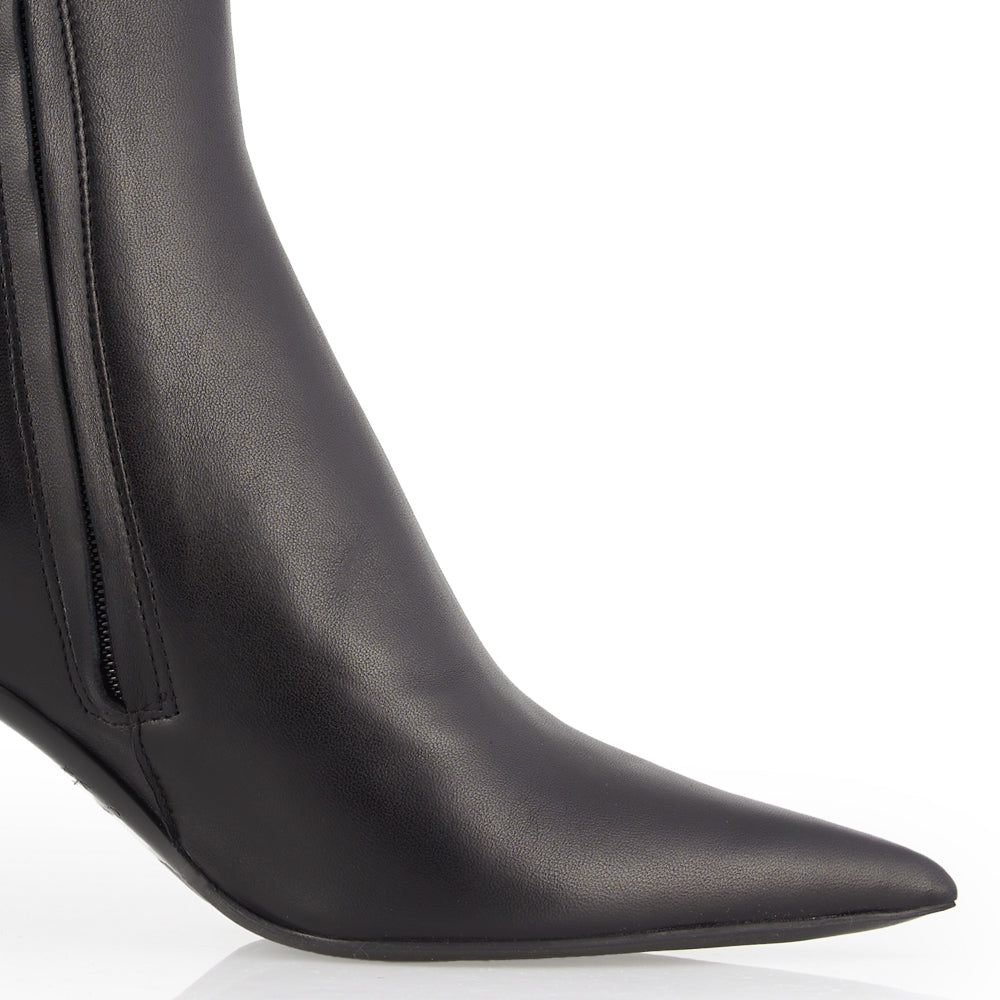 Tronchetto in pelle nera