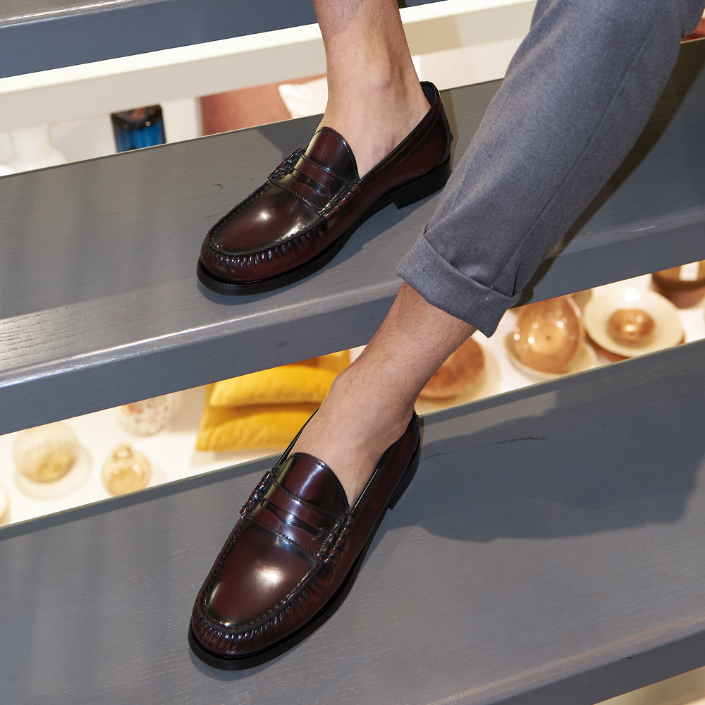 Mocassino Penny bordeaux con cuciture a mano