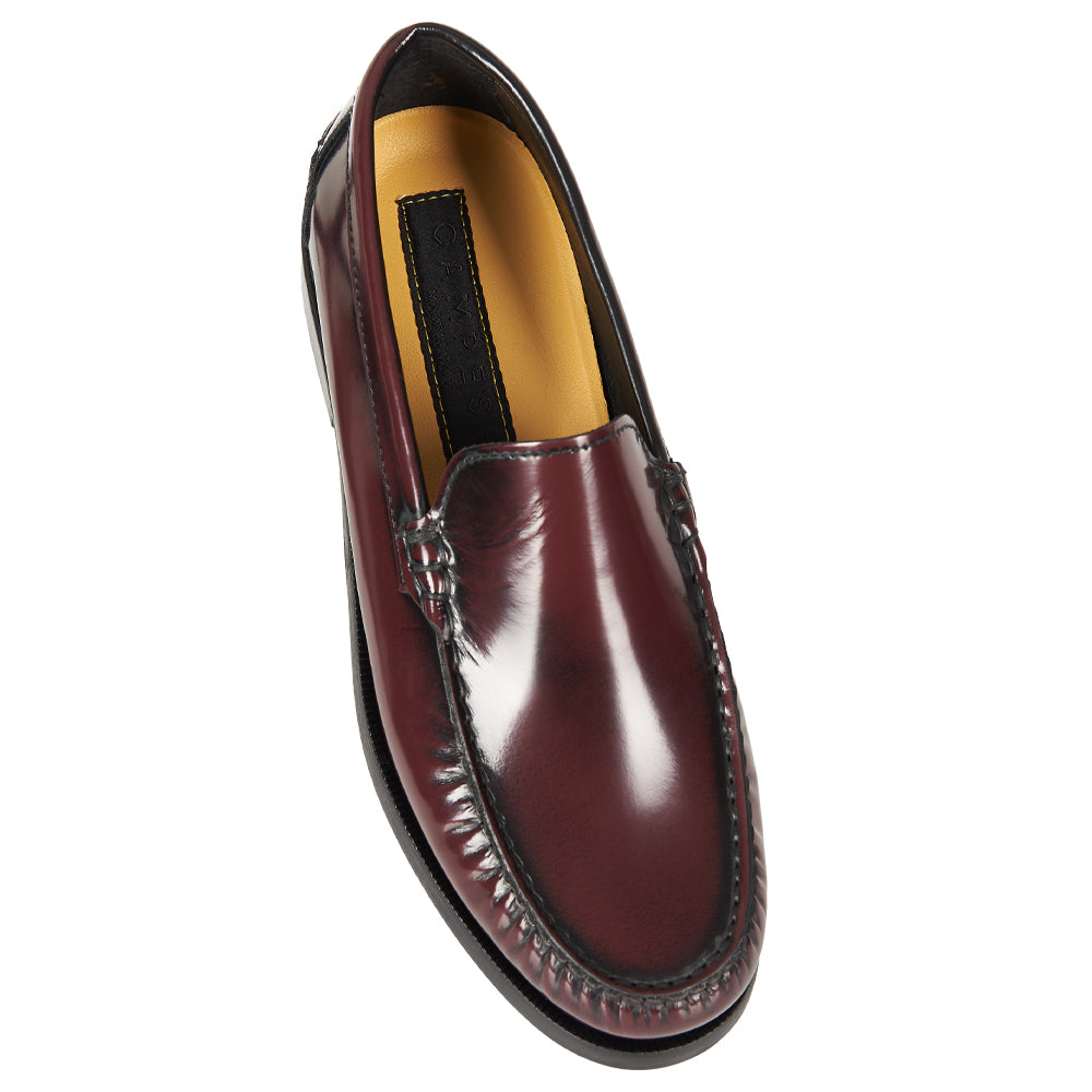 Mocassino classico bordeaux con cuciture a mano