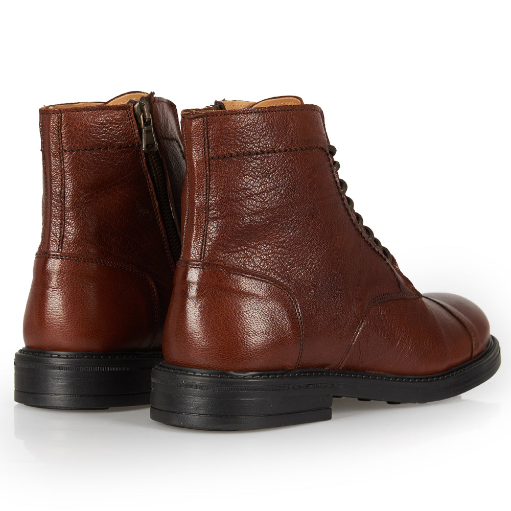 Leather lace-up ankle boot with laces and zip