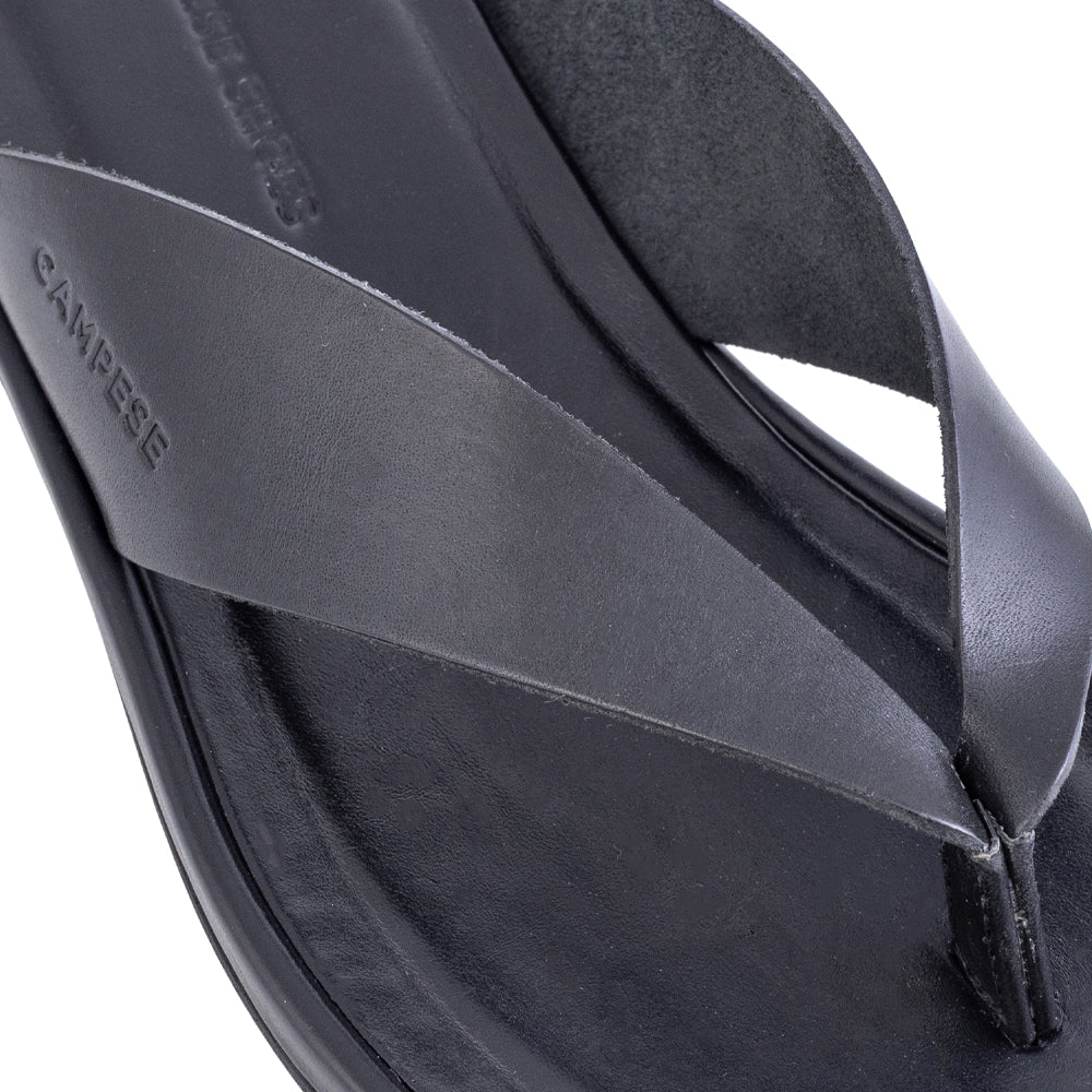Sandalo infradito in pelle nera
