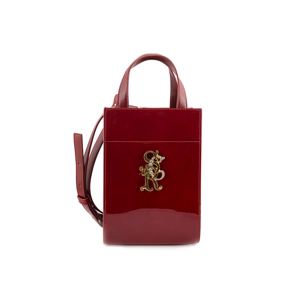 Small handbag with smooth red patent leather