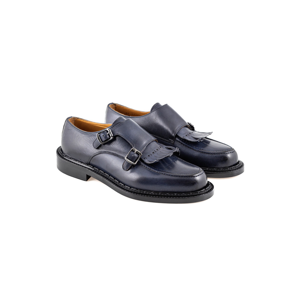 Smooth dark blue leather shoe with double silver buckle