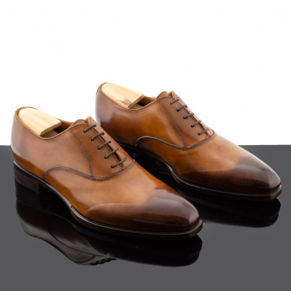 Oxford lace-ups brown