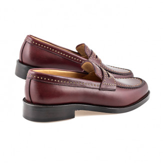 Classic collage moccasin in burgundy