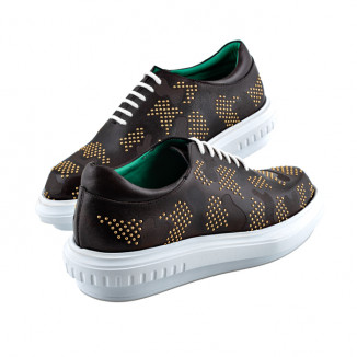 Spotted effect sneakers in...