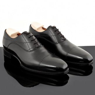 Oxford in black leather