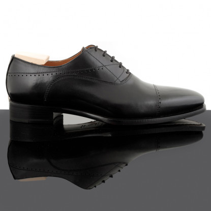 Oxford in black leather