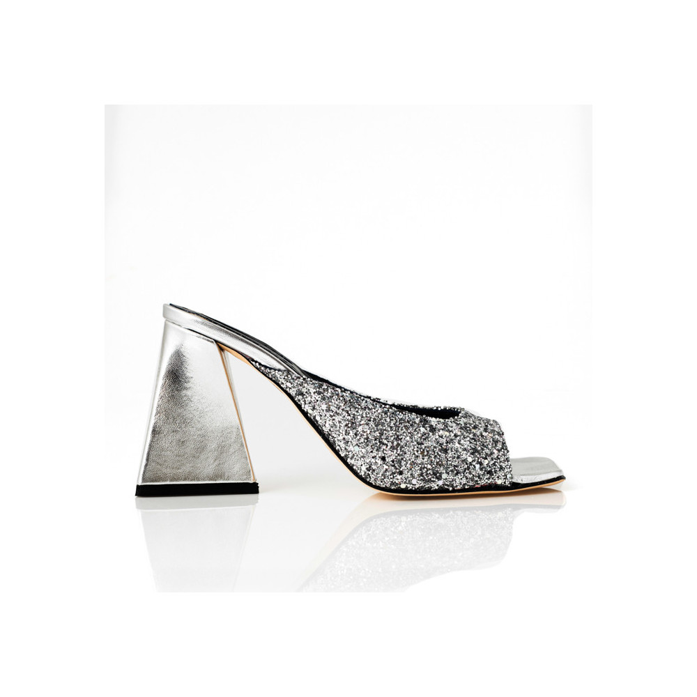 Laminated sandals with silver glitter