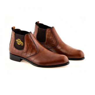Chelsea boots in brown leather