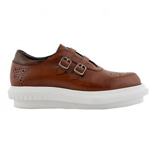 Sneakers in brown leather