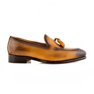 Loafers in light brown leather