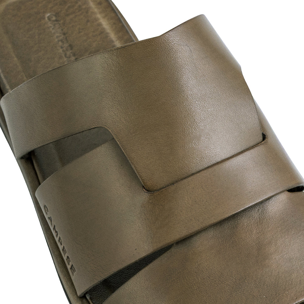 Sandalo in pelle taupe
