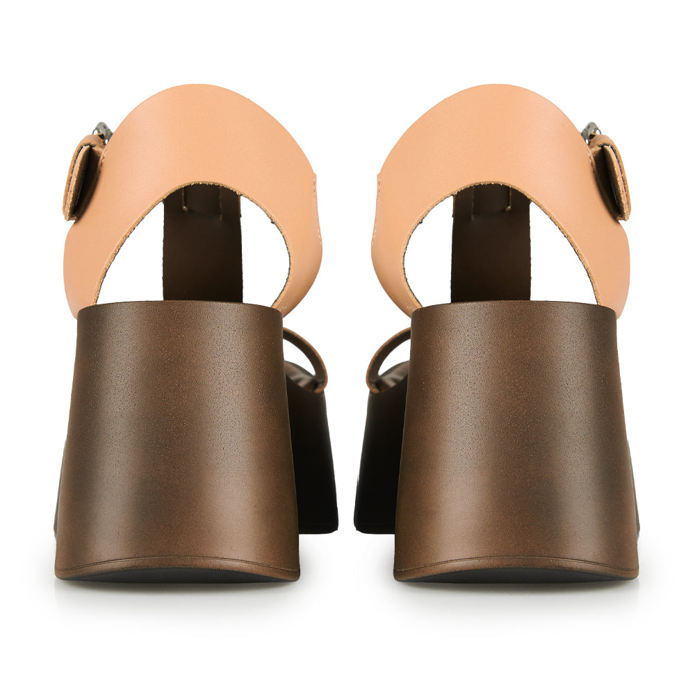 Sandali con zeppa in pelle cuoio