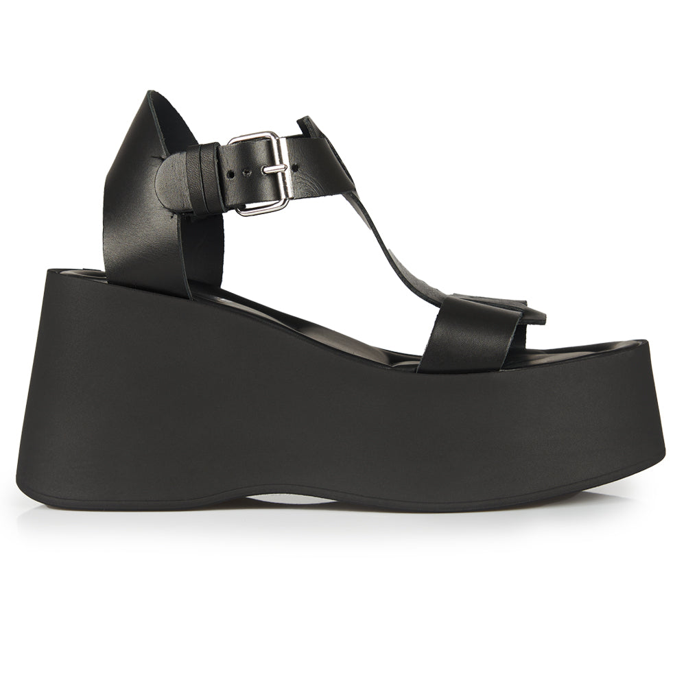 Sandali con zeppa in pelle nera