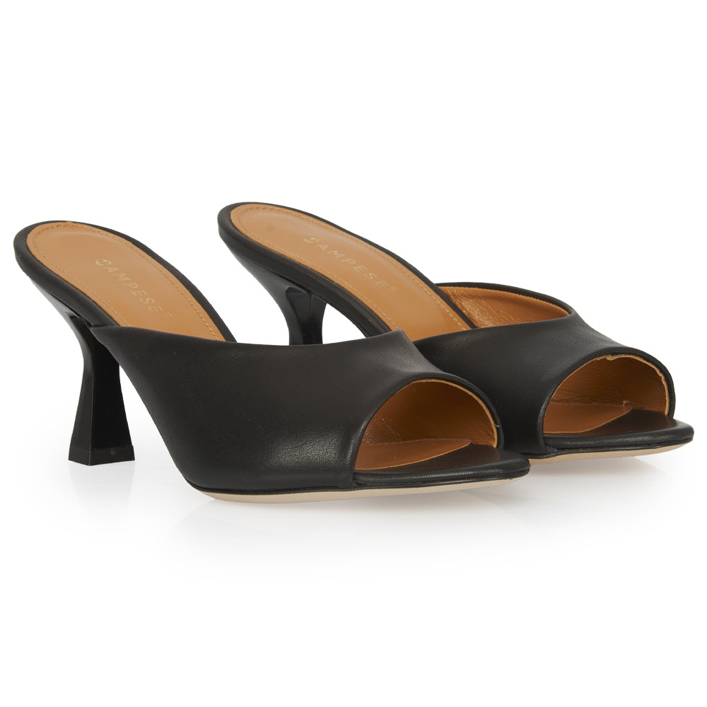 Sandalo in pelle nera